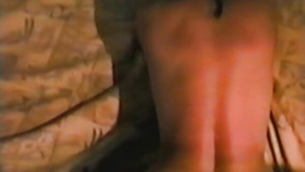 Die verführerische schwarzhaarige Mulattenschönheit mit Hintern wird von hinten kostenlose deutsche erotikfilme anal gefickt