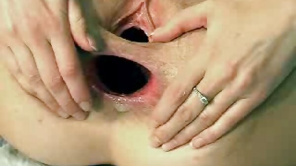 Große, eifrige und blonde Amateurin strippt und zeigt ihre feuchte Muschi vor geile sexfilme kostenlos der Kamera