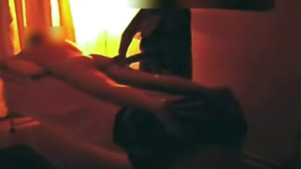 Exotische Hure mit dunkler Haut reitet auf einem fetten kostenlose deutsche sex videos rosa Schwanz